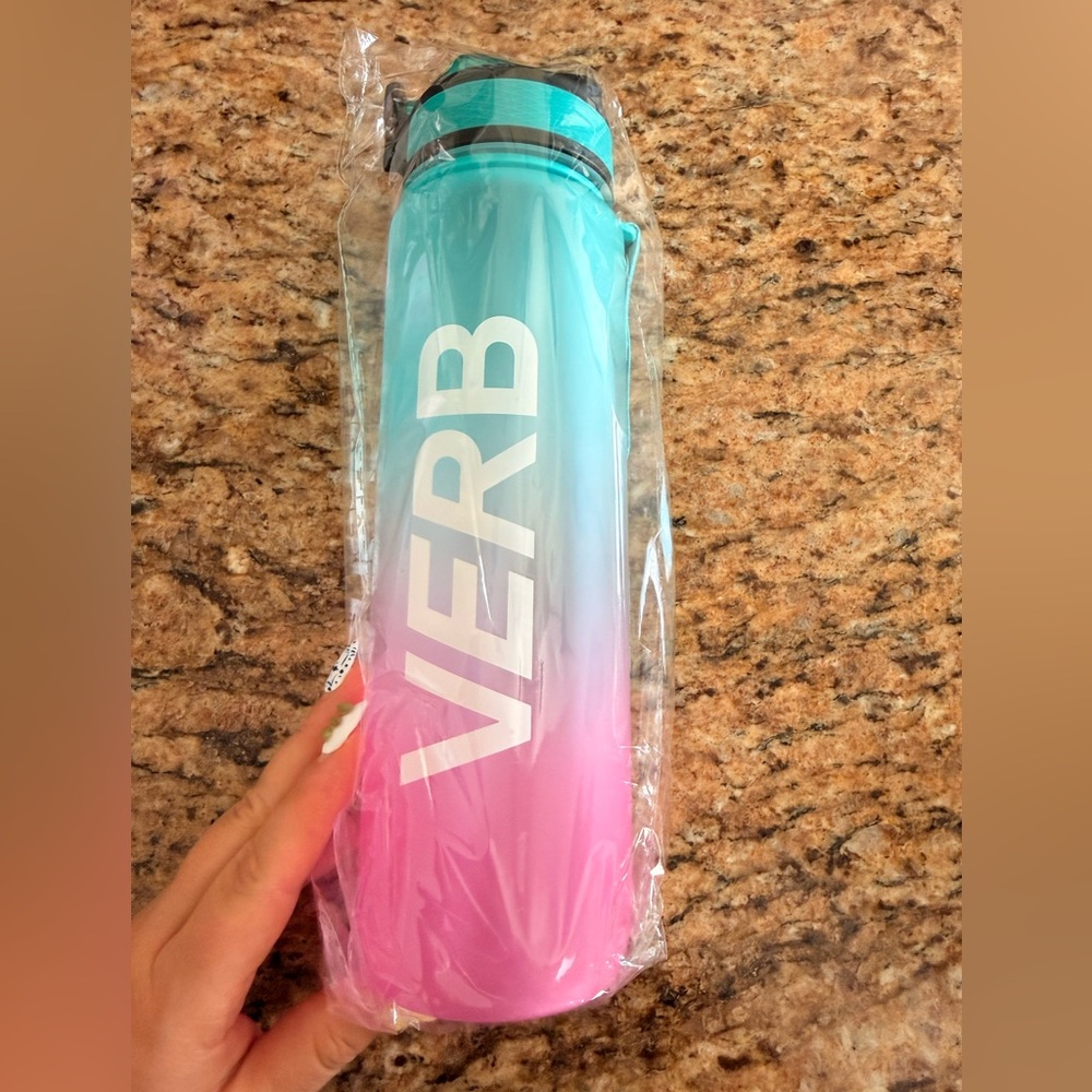 VERB Energy Gradient Water Bottle 1000 ml +strap Motivation to Drink More Water!